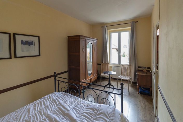 Image No.18-4 Bed House for sale