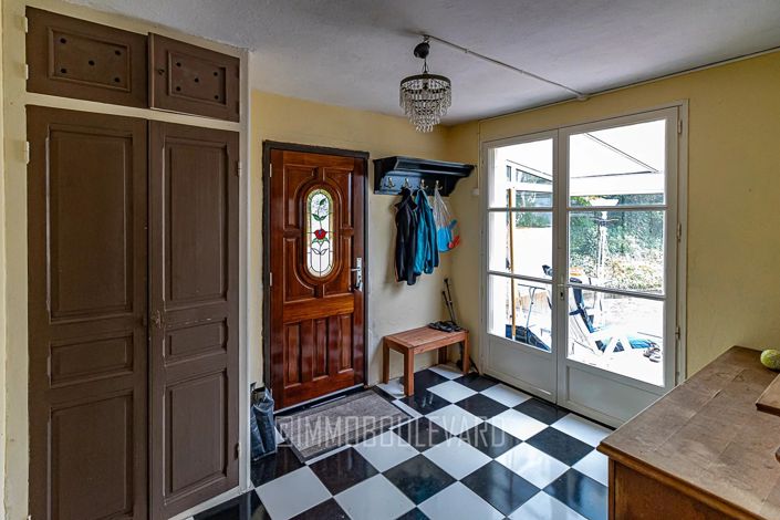 Image No.6-4 Bed House for sale