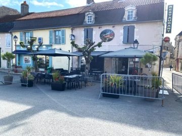1 - Saint-Savin, Commercial