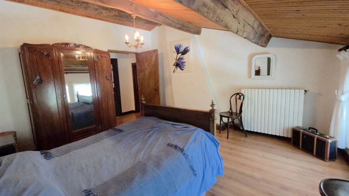 Image No.10-3 Bed House for sale