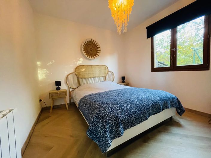 Image No.11-2 Bed House for sale