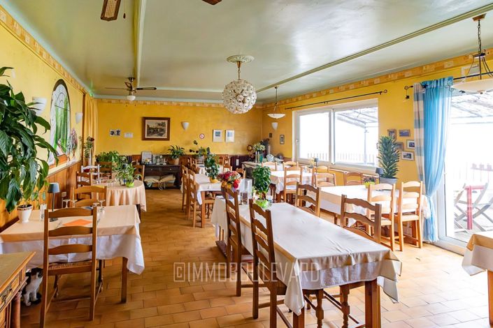 Image No.10-8 Bed House for sale