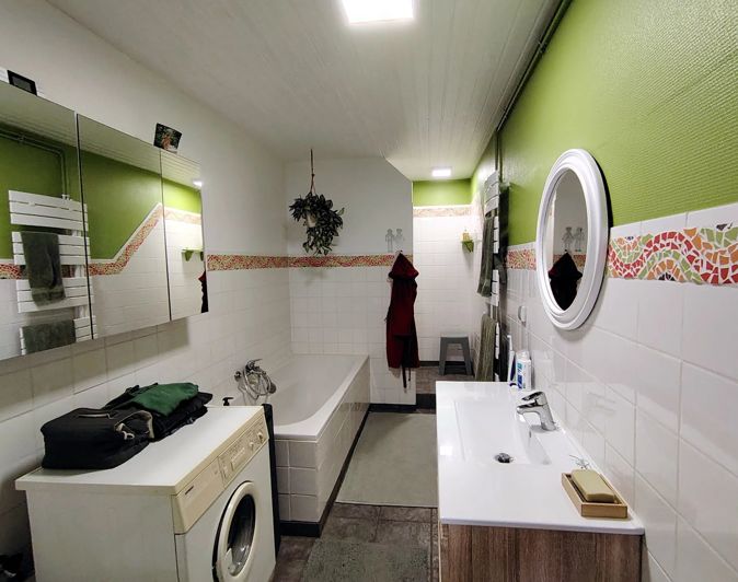 Image No.24-7 Bed House for sale