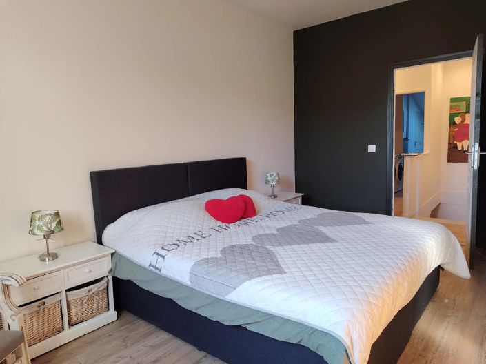 Image No.25-7 Bed House for sale