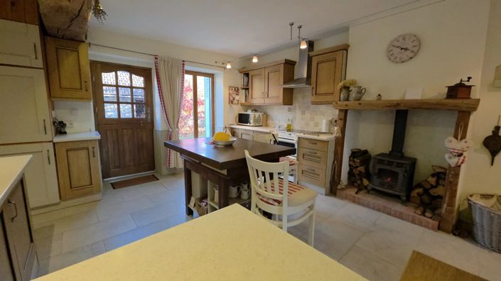 Image No.7-3 Bed House for sale