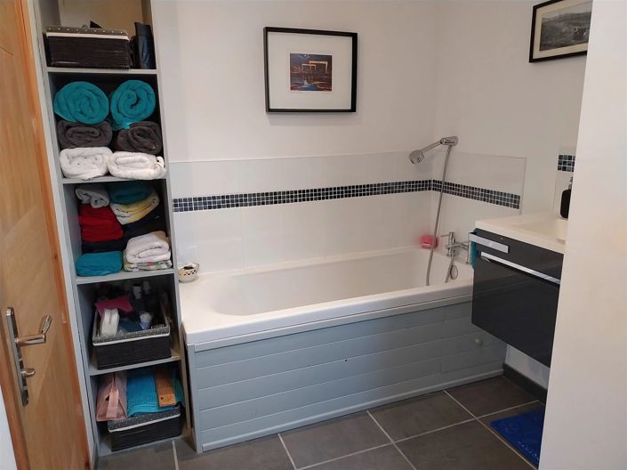 Image No.12-4 Bed House for sale