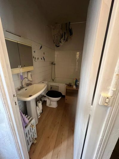 Image No.8-2 Bed House for sale