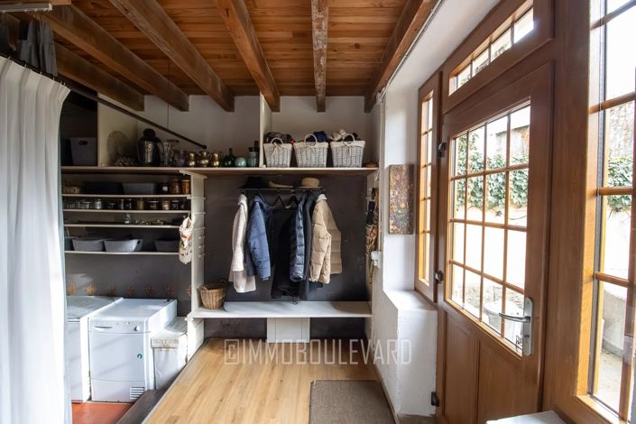 Image No.10-6 Bed House for sale