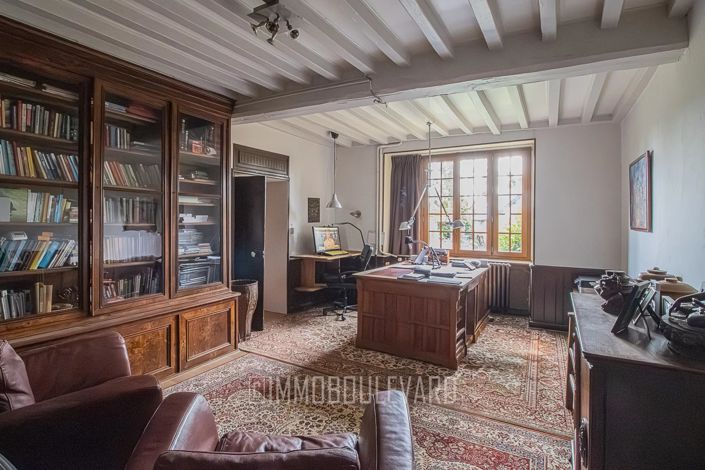 Image No.15-6 Bed House for sale