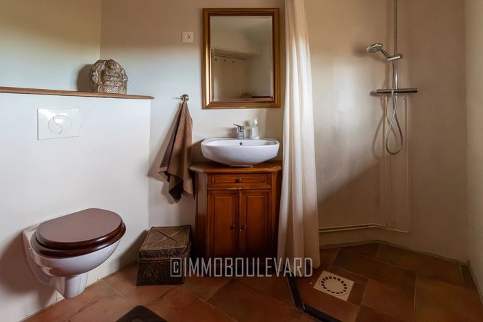 Image No.17-6 Bed House for sale