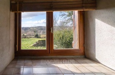 d817e48801930e1ae3a535bbc3d099aeaf6ac7352f182