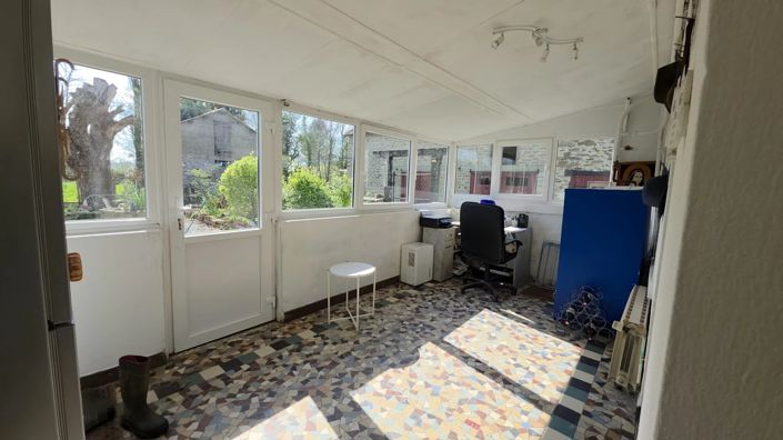 Image No.11-2 Bed House for sale