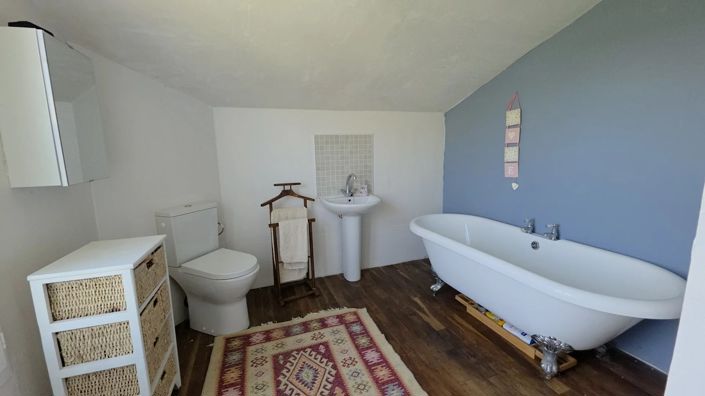 Image No.18-2 Bed House for sale