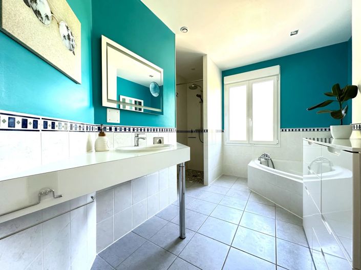 Image No.16-5 Bed Villa for sale