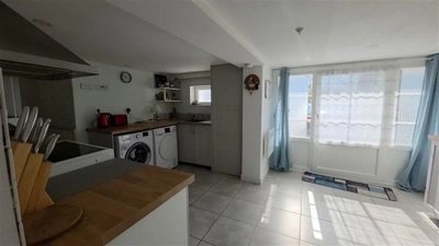 c32801c56947eb4690aad0e6b4789aa8738e8a6a02838