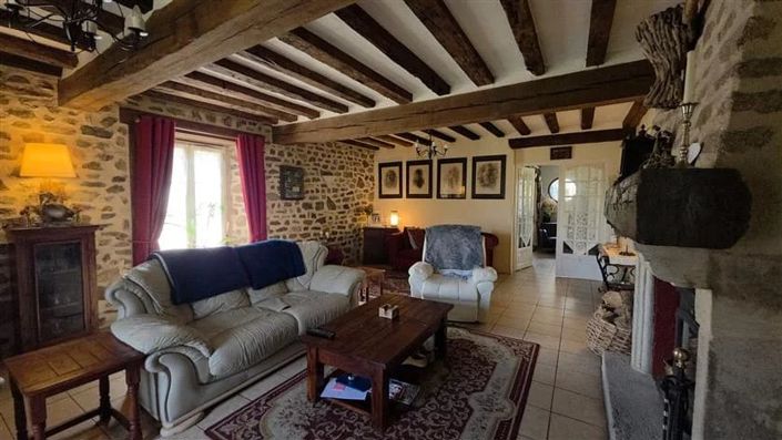 Image No.17-5 Bed House for sale