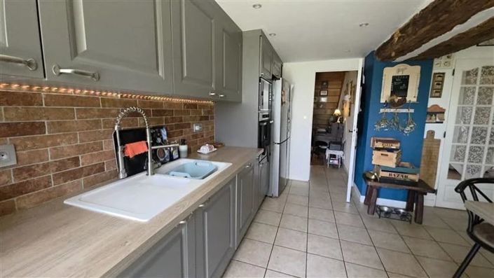 Image No.18-5 Bed House for sale