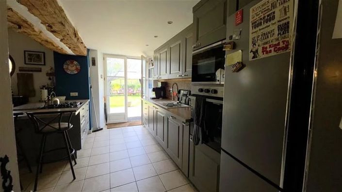 Image No.6-5 Bed House for sale