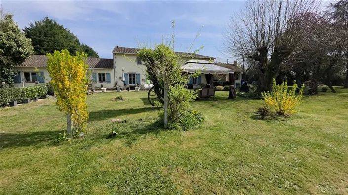 Image No.9-5 Bed House for sale