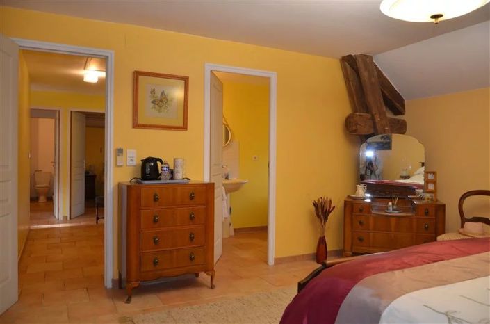 Image No.18-5 Bed House for sale