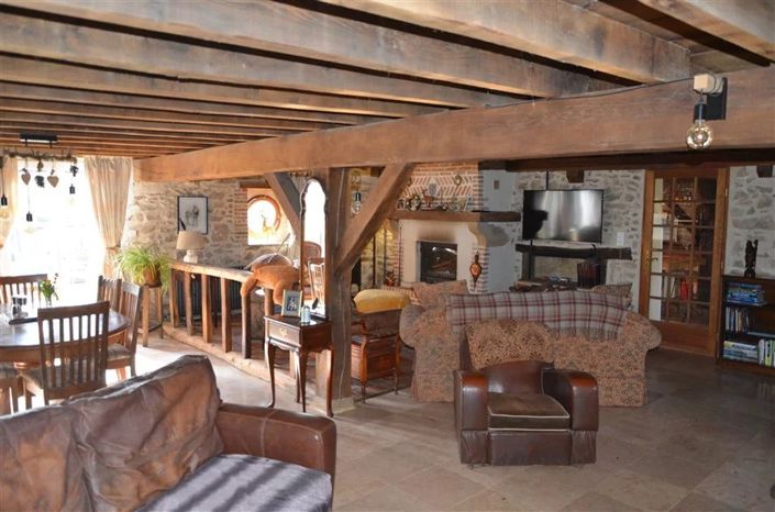 Image No.6-5 Bed House for sale