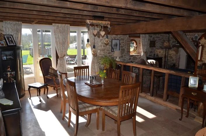 Image No.8-5 Bed House for sale