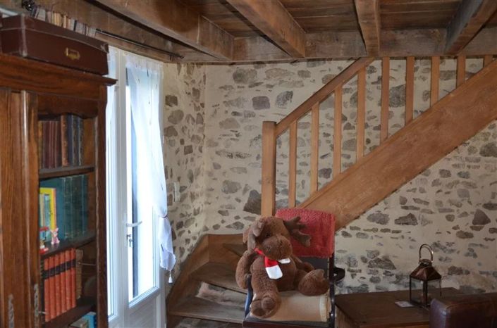 Image No.9-5 Bed House for sale