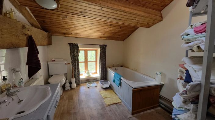 Image No.12-5 Bed House for sale