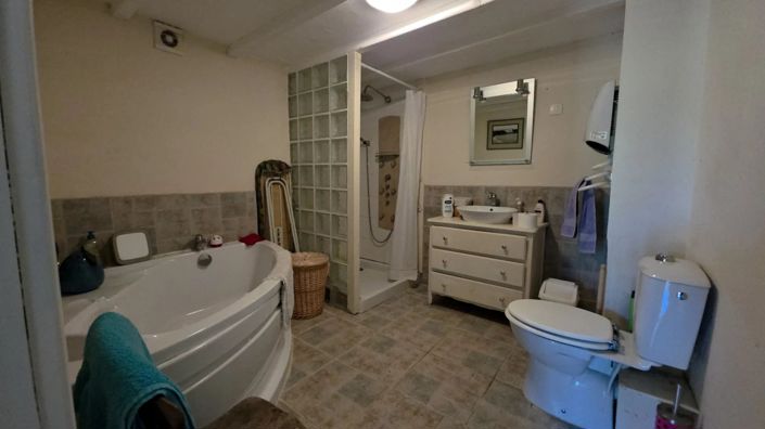 Image No.17-5 Bed House for sale