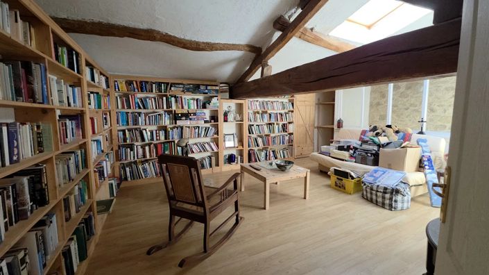 Image No.19-5 Bed House for sale