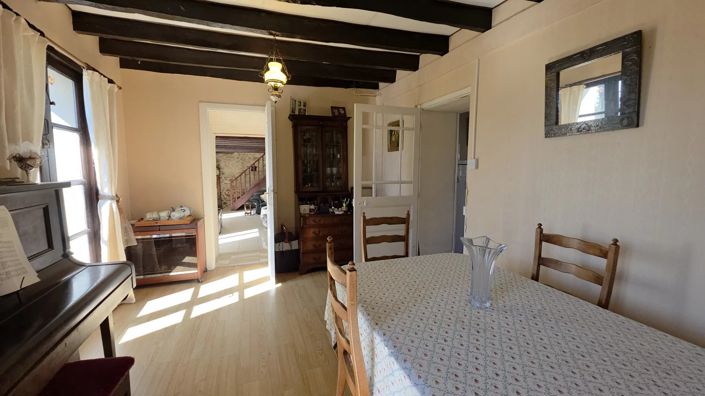 Image No.8-5 Bed House for sale