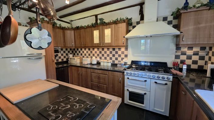 Image No.5-4 Bed House for sale