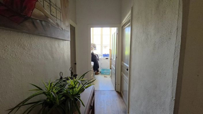 Image No.10-3 Bed House for sale