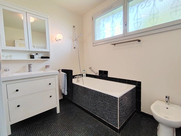 Image No.28-2 Bed House for sale