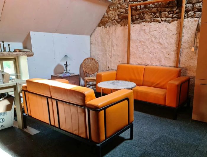 Image No.22-6 Bed Property for sale
