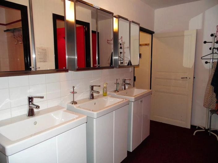 Image No.26-6 Bed Property for sale