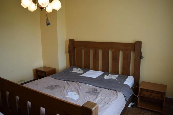 Image No.11-1 Bed Farmhouse for sale