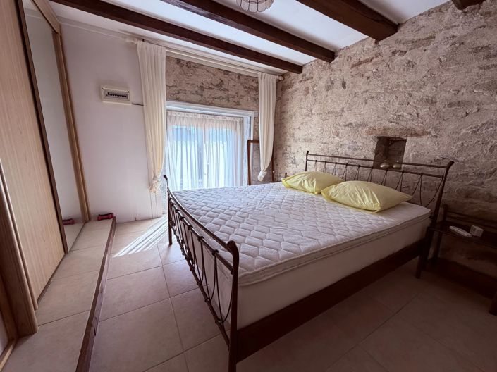 Image No.6-2 Bed House for sale