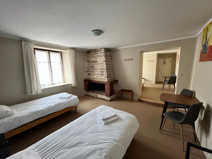 Image No.23-13 Bed Commercial for sale