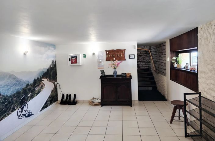 Image No.7-13 Bed Commercial for sale