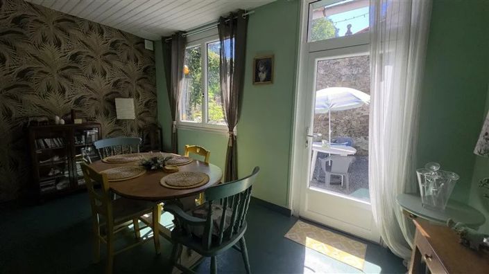 Image No.6-4 Bed House for sale