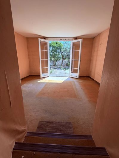 Image No.11-3 Bed Apartment for sale