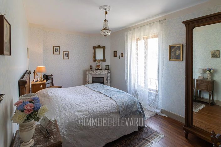 Image No.18-4 Bed House for sale