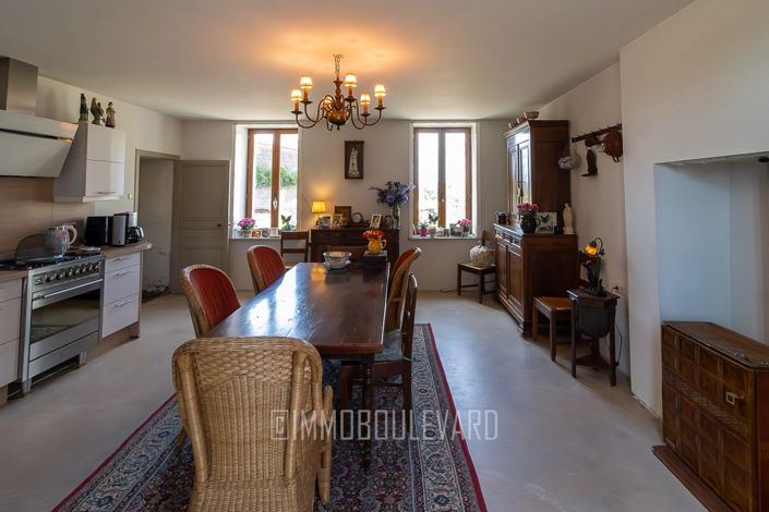 Image No.7-4 Bed House for sale
