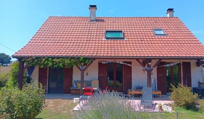 1 - Curgy, Maison