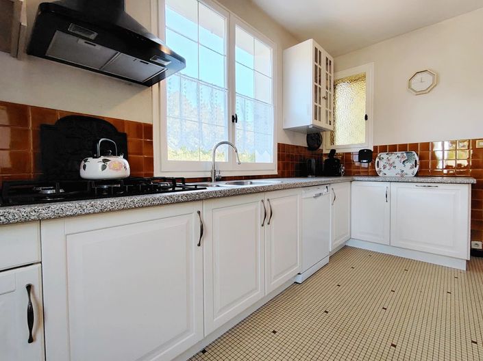Image No.10-2 Bed House for sale
