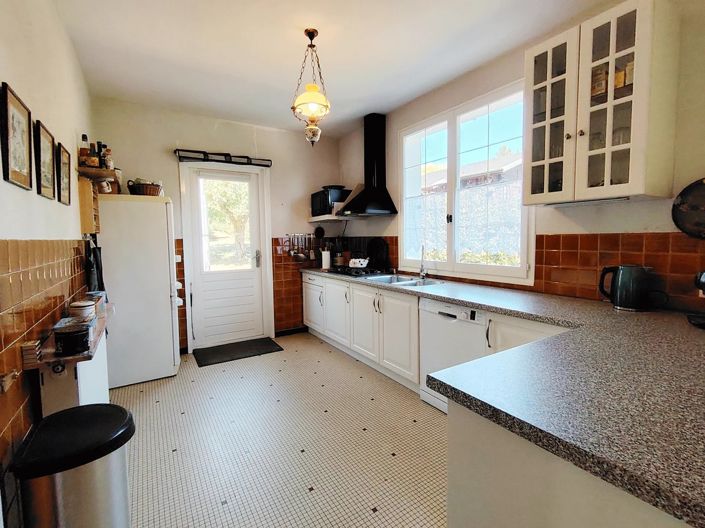 Image No.13-2 Bed House for sale