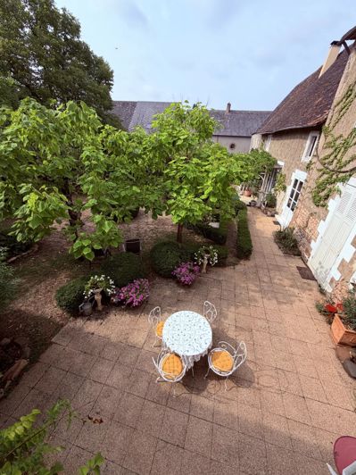 Image No.10-5 Bed Property for sale