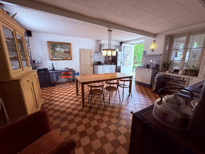 Image No.12-5 Bed Property for sale