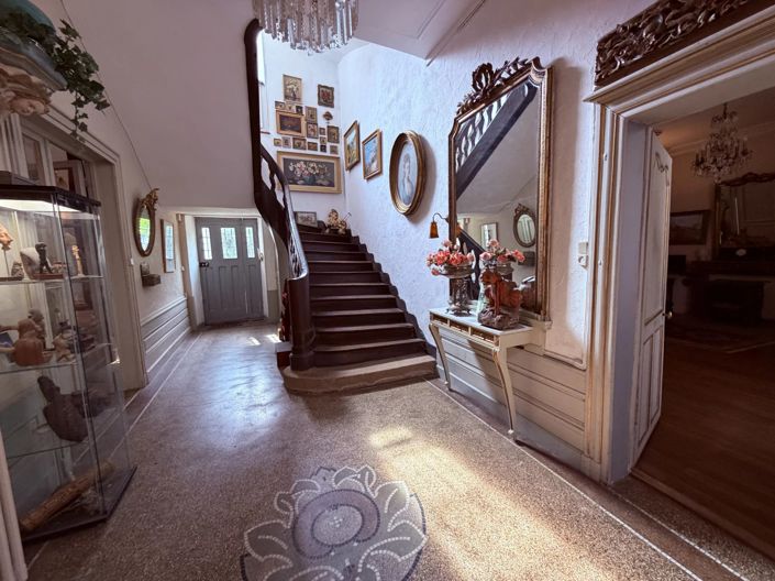 Image No.17-5 Bed Property for sale